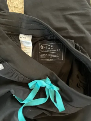 FIGS Jogger Scrub Pants thumbnail 4