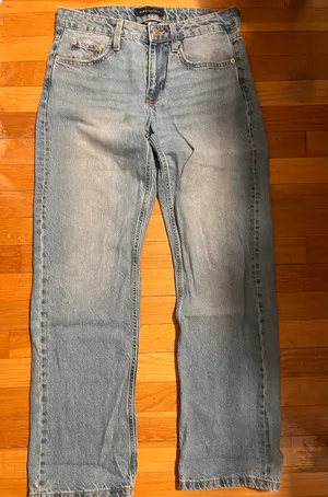 Aeropostale Low Rise Baggy Jeans thumbnail 1