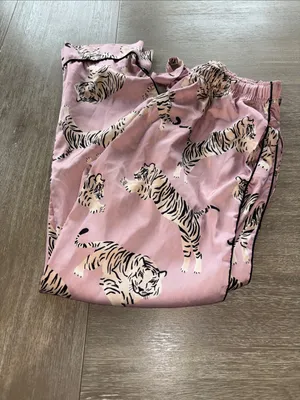 Women's Pink Tiger-Print Pajama Set thumbnail 6
