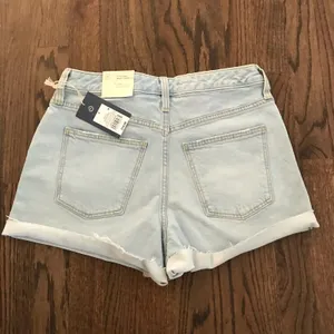 Universal Thread Women's High-Rise Vintage MIDI Jean Shorts LIGHT BLUE thumbnail 2