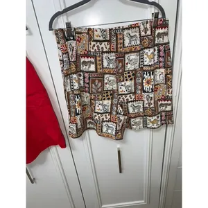 Women's Medium Shorts 2 Piece Set Geranium Red & Animal Print‎ Casual thumbnail 15