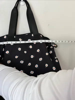 Alice + Olivia Daisy Print Weekender Duffel Bag 🟦 thumbnail 7