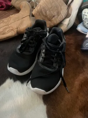 Ladies black adidas sneakers thumbnail 5