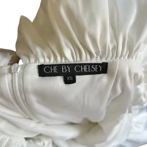 CHE BY CHELSEY White Satin Ruffled Off the Shoulder Bodycon Mini Dress‎ Size XS thumbnail 3