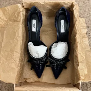 Prada Vintage 2000s Navy Patent Leather Bow D’Orsay Heels Italy 38 New with Box thumbnail 15