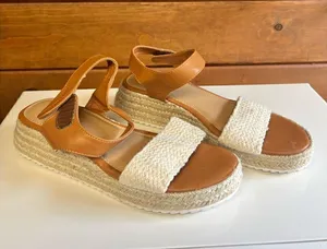 Olivia Miller Sunrise Sunday Sandals Natural color Sz 9 NWOT thumbnail 1