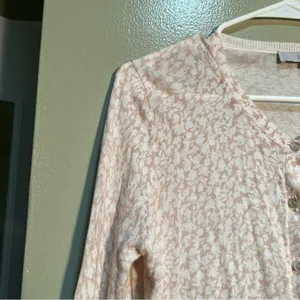 Loft Women's Size Medium Cardigan Sweater Beige White Floral Lightweight Cotton thumbnail 4