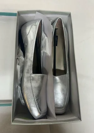 Array Silver Leather Slip On Loafers Size 12 thumbnail 1