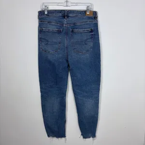 American Eagle Strigid Mom Jeans Size 12 Short Medium Wash High Waist Raw Hem thumbnail 5