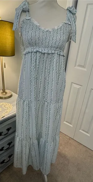 Ivory & Blue Floral Striped Smocked Tie-Shoulder Maxi Dress | Size Large thumbnail 1