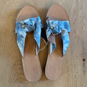Universal Thread‎ Melody Knot Blue Denim Sandals Size 11 thumbnail 5