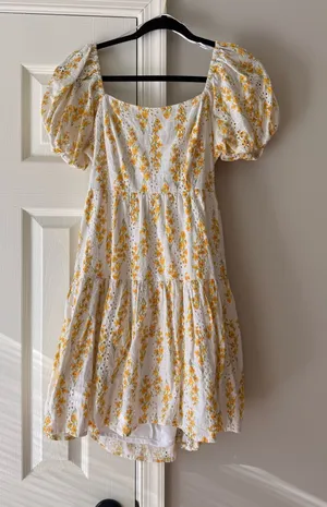 Jessica Simpson yellow floral dress thumbnail 1