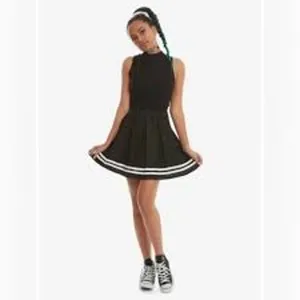 HOT TOPIC Black Pleated Cheer Skirt Size SM Small S Mini Skirt Kilt thumbnail 2