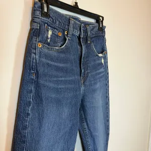 Gap Sky High Straight Leg Dark Indigo Blue Jeans Women’s 26 Casual Raw Hem thumbnail 2