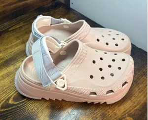 Crocs Pink Platform Clogs Size‎ 7 thumbnail 1
