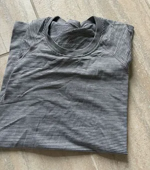 Lululemon Swiftly Long Sleeve thumbnail 1