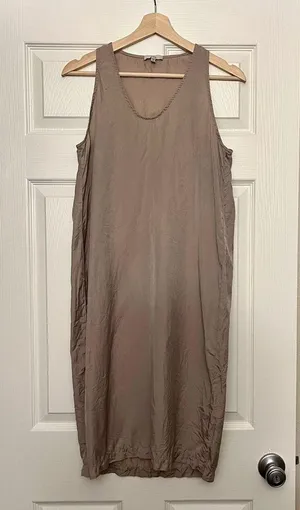 Clue MIDI dress perfect for summer. Still in good condition. thumbnail 2