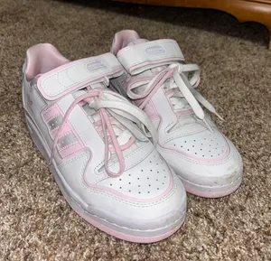 Adidas Sneakers thumbnail 1