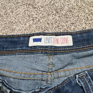 Levi’s low rise Jean  thumbnail 2