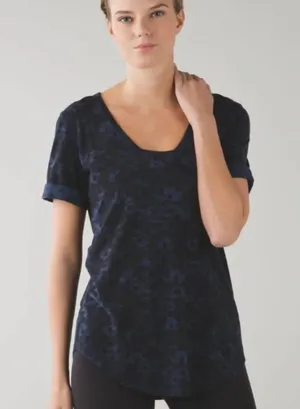 Lululemon Love tee II thumbnail 1