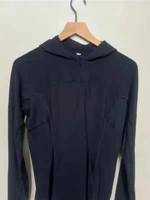 Lululemon Runbeam Hoodie in Black Athletic Long Sleeve Shirt Size 12 thumbnail 9