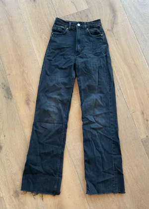 Zara High Rise Jeans thumbnail 1