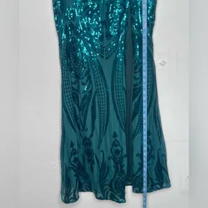 Lulus women’s size M Emerald Sequin Strapless Dress & Matching Top Set NWT(E8)✨ thumbnail 8
