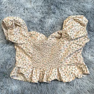 Cream Puff Sleeve Ruffled Crop Blouse Size XL thumbnail 4