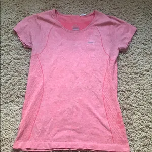Nike dri-fit size small shirt thumbnail 1