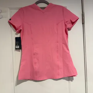 Med Couture Peaches Women's 2 Pocket Stretch V-neck Scrub Top Size XS Pink NWT thumbnail 5