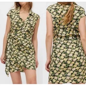 Urban Outfitters Yellow Green Floral Short Sleeve Wrap Dress NEW Sz Medium Boho thumbnail 2