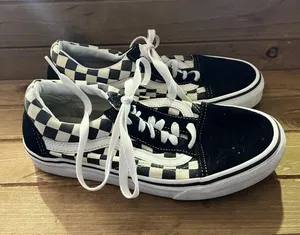 checkered low black and white women and men. Women size 7 thumbnail 1