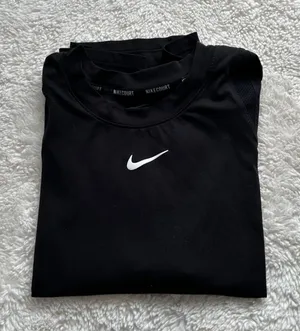 Nike Womens Dri-Fit Short Sleeve XXL Black Running Athleisure Luxe Preppy Sports thumbnail 1
