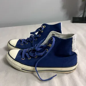 ⭐ Converse Chuck Taylor All Star High Top Blue Sherpa Lined Women’s 8 thumbnail 2