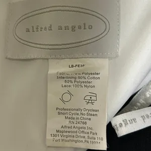 🖤 Alfred Angelo Black & White Satin & Lace Halter Ball Gown thumbnail 3