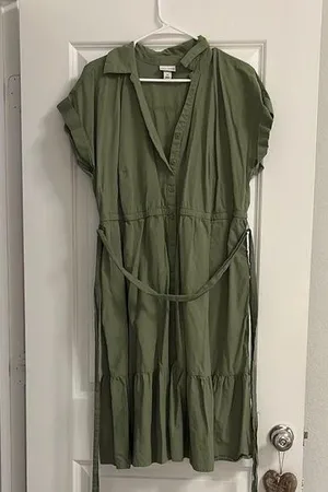Elegant Green Button thumbnail 1
