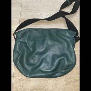 Urla Paris Green Pebble Leather Crossbody‎ Slouchy bag thumbnail 2