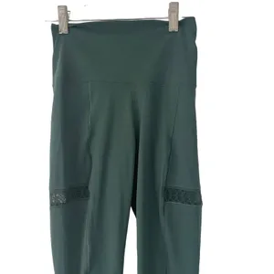 Nike Women's Size XS Green Yoga Lace Trim High Waisted Crop Leggings‎ thumbnail 2