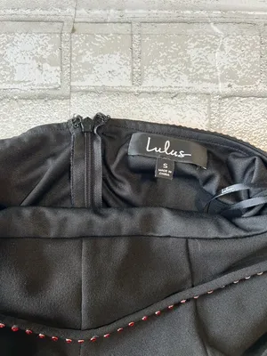 Lulu's Black V-Neck Evening Gown with Subtle Red Trim thumbnail 6