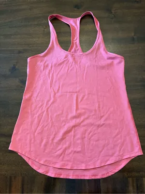 Lululemon Tank Top Women’s 4 Pink Racerback Workout Shirt thumbnail 1