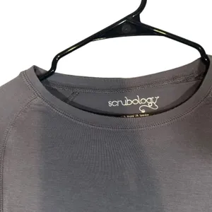 Scrubology Gray Long Sleeve Stretch Medical Scrub Pullover Top Women Sz XS thumbnail 5