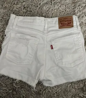 Levi’s High-Rise Shorts thumbnail 2