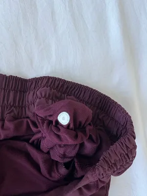 Lululemon Hotty Hot 2.5" thumbnail 2