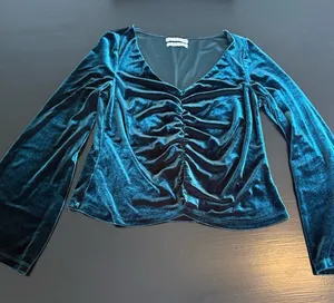Urban outfitters Elegant Teal Velvet Women's‎ Top thumbnail 1