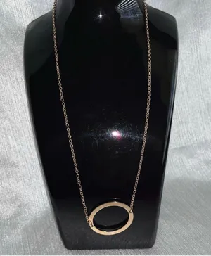 Letter O Necklace Gold thumbnail 1