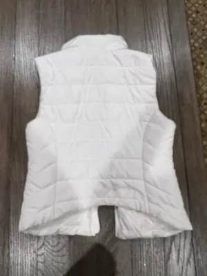 Aeropostale Stay warm and stylish with this sleek white puffer vest. Perfect for layering in cooler weather. thumbnail 3