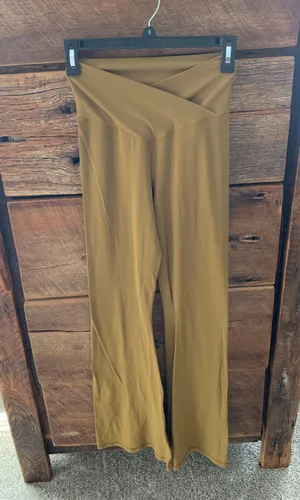 Aerie crossover flares thumbnail 1