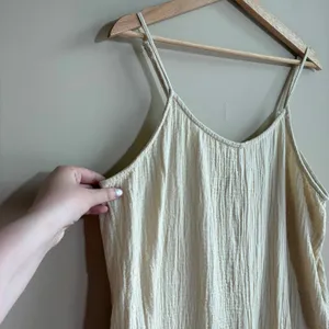 Hunter & Browa‎ yellow muslin spaghetti strap wide leg jumpsuit women's size L thumbnail 2
