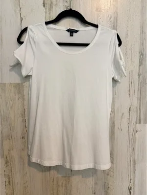 Banana Republic Women's XS White Cotton Short Sleeve T-Shirt thumbnail 1