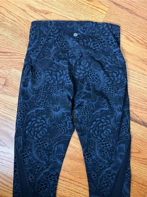 Lululemon Black and Navy Floral Print Legging thumbnail 6